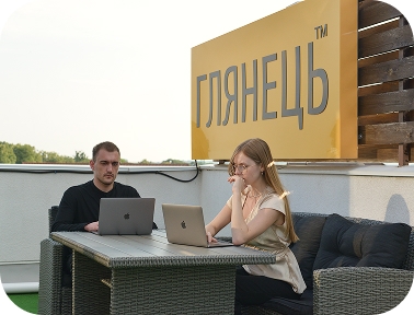 У нашій компанії, яка налічує багато стартапів, ми надаємо учасникам розробки можливість отримати відсоток від прибутку. 